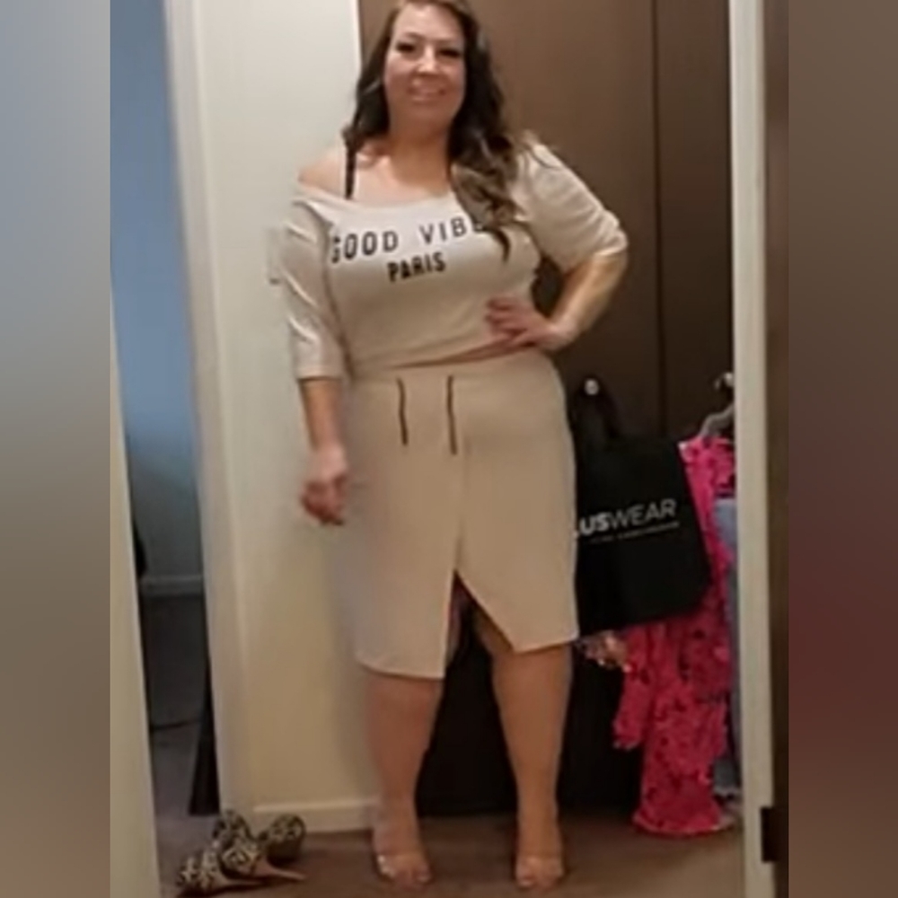 Xpluswear 2 piece Khaki top & skirt 2X - Picture 4 of 6